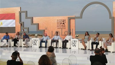 وصول سميح ونجيب ساويرس والتميمي وبشرى إلى المؤتمر الصحفي للجونة السينمائي