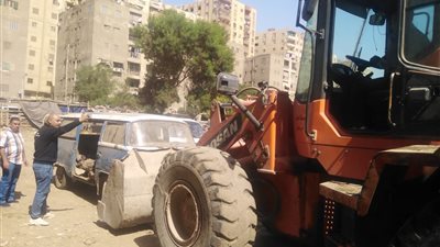 الجيزة تزيل تعديات علي قطع أراضي أملاك دولة بحي بولاق الدكرور