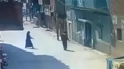 عودة ريا وسكينة.. ننشر فيديو استدراج مُسنة وقتلها وإخفاء جثتها بشوال في الفيوم
