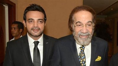 عمرو محمود يس يُحيي الذكرى السنوية الأولى لرحيل والده