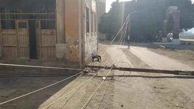 سقوط عامود إنارة يصيب المواطنين بالذعر في سوهاج | صور