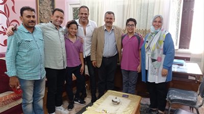 بحضور مصطفى درويش.. أول صور لإنهاء أزمة الطالب المتعافي من السرطان