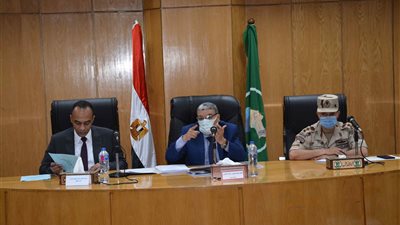 محافظ المنيا يناقش استعدادات استقبال فصل الشتاء 