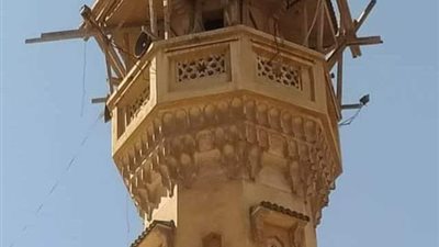 بدء ترميم مئذنة مسجد بعد تصدعها جراء الرعد والبرق بالدقهلية