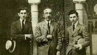 كيف قضى أمير الشعراء أحمد شوقي سنوات المنفى في إسبانيا؟