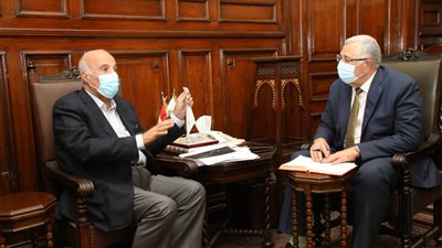 الزراعة تبحث مع اتحاد الدواجن طرح منتجات بأسعار مناسبة في المنافذ الحكومية