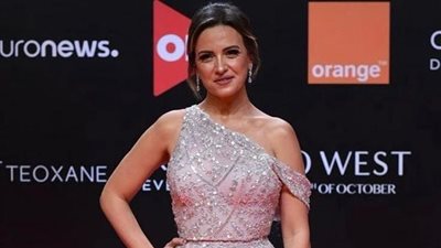 بإطلالة بسيطة ريهام عيد الغفور تخطف الأنظار بـ حفل افتتاح مهرجان الجونة| فيديو