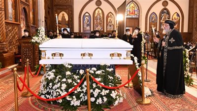 بحضور البابا تواضروس.. صلوات تجنيز مثلث الرحمات المتنيح الأنبا كاراس بالكاتدرائية | صور 