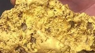 ضبط سيارة محملة 3 أطنان من أحجار خام الذهب في أسوان