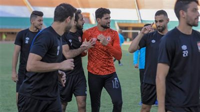 لاعبو الأهلي يحتفلون بعيد ميلاد علي لطفي.. وتدريبات قوية للحراس في النيجر | صور