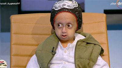 3 سنين ومصاب بالشيخوخة المبكرة.. قصة أول يوم دراسة للطفل زين 