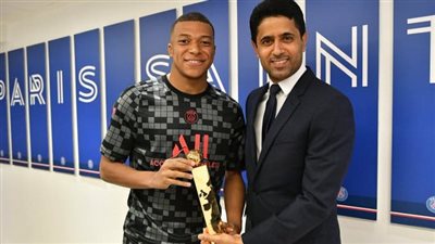 الخليفي يكرم مبابي وكيمبيمبي بعد فوزهما بدوري الأمم الأوروبية مع فرنسا