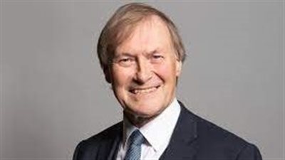 تقارير: منفذ حادثة طعن النائب البريطاني من أصول صومالية