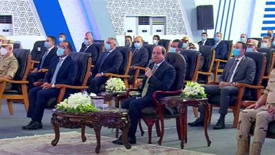 السيسي: كل اللي بيتعمل من أموال الشعب.. وعايزين نغير بلدنا للأحسن