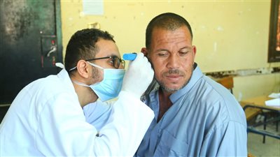 صناع الخير تختتم قافلة الواحات البحرية الطبية بتوقيع الكشف على 642 مواطنا | صور