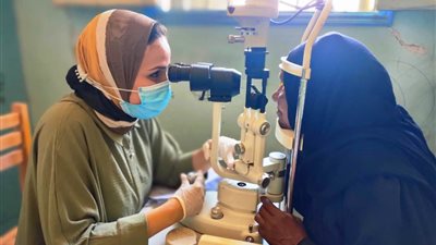 مناظرة 490 حالة بقافلة عنيك في عنينا بقرية الرمادي بحري بمركز إدفو