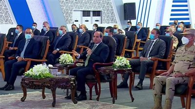 السيسي لـ المواطنين: مش عايزين تحلموا ليه لبلدكم ولنفسكم؟.. وبنخطط للمدارس والمباني بشكل متكامل