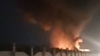 حريق يلتهم مصنع كيماويات بالإسماعيلية.. ومحاولات من الحماية المدنية للسيطرة عليه 