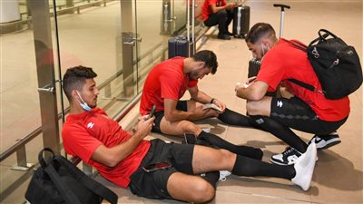 وصول الأهلي إلى مطار ديوري هاماني بالنيجر للعودة إلى مصر | صور