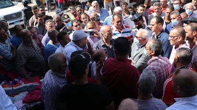 استجابة لأصحاب المحال.. تأجيل إزالة سوق الملابس المستعملة ببورسعيد لـ يناير المقبل