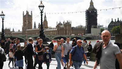 بريطانيا تتجاوز 45 ألف إصابة يومية بفيروس كورونا