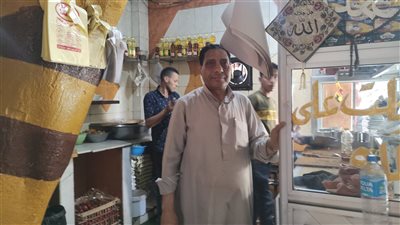 صاحب أشهر عربية فول بالمنوفية: كل اللي بقدمه بالسمن البلدي| فيديو