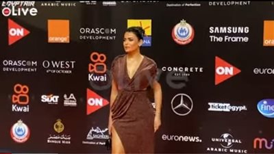 إطلالة ساحرة لـ أسماء جلال في رابع أيام مهرجان الجونة السينمائي