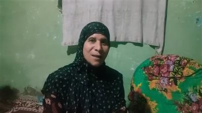 حنان الأم.. سيدة بالمنوفية تقرر التبرع لابنها بكِليتها وضيق الحال عائق أمام العملية | فيديو 