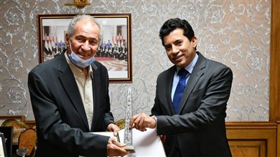 انفراد.. حسن مصطفى لـ وزير الرياضة: عودة مرتضي منصور تهدد استمرار النشاط الرياضي بمصر