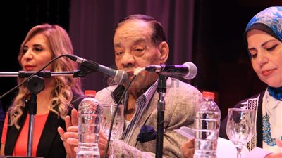 حلمي بكر: محمد رمضان بيطلع نار من بوقه وبيلمع جسمه زي بتوع السيرك | فيديو