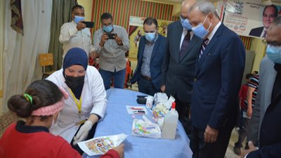 محافظ القليوبية يدشن الحملة القومية للمسح الطبي لأمراض الأنيميا والسمنة بالمدارس | فيديو 