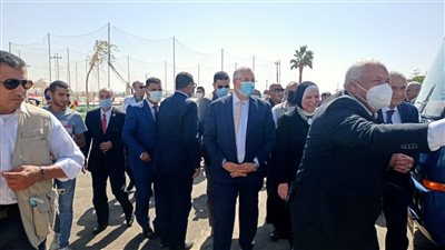 وزير الزراعة يصل إلى محافظة الوادي الجديد للمشاركة في مهرجان التمور 