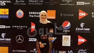 أول تعليق من محجبة مهرجان الجونة بعد تصدرها التريند | فيديو