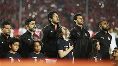 حقق حلمه.. قصة إبراهيم خليل الذي خطف الأنظار خلال عزف النشيد الوطني (صور)