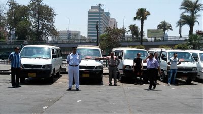 ضبط 37 سيارة سيرفيس بالقاهرة لمخالفتهم التعريفة الجديدة