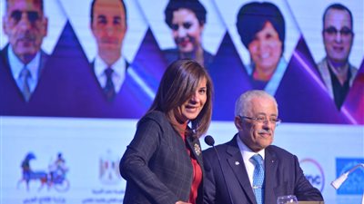 آخر تطورات أزمة قبول طلاب الثانوية العامة المصريين في الخارج بكليات الطب والصيدلة