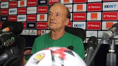 مدرب منتخب نيجيريا: أتمنى أن نحظى بثقة المصريين أمام الجزائر