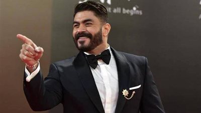 إعلامية سعودية تتغزل في خالد سليم والفنان يُحرج (فيديو)