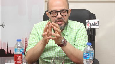 عمر طاهر: وزارة الثقافة استولت على حقوق كتابي “صنايعية مصر”