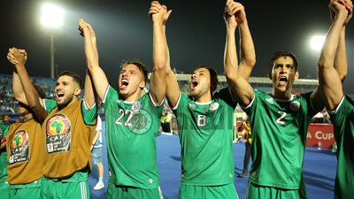التشكيل المثالي للمتأهلين إلى نصف أمم إفريقيا| سيطرة جزائرية وتواجد فرجاني ساسي (صورة)