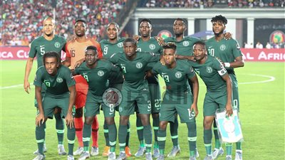 شوكويزي وموسي وإيجالو يقودون هجوم نيجيريا أمام تونس