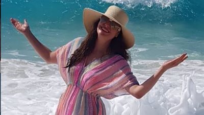 نرمين الفقي توثق رحلتها بالساحل على نغمات “النفسية” لمحمد الشرنوبي (فيديو)