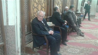 أحمد حلمي ونبيل الحلفاوي وعزت العلايلي أبرز حضور عزاء زوجة رشوان توفيق (صور)