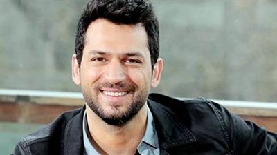 رسميًا.. منتج “ماكو” يتعاقد مع النجم التركي مراد يلدريم (صور)