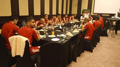 شاهد.. رئيس الجزائر يوجه رسالة للاعبي الخضر قبل نهائي أمم إفريقيا (فيديو)