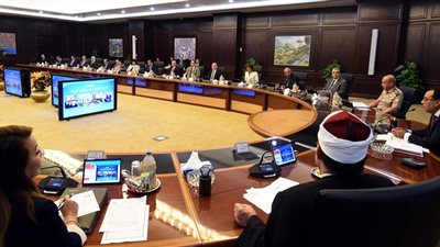 أول اجتماع للحكومة بمقر مجلس الوزراء الجديد في مدينة العلمين (صور)