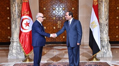 السيسي يُنعي السبسي: مساهمته التاريخية في تطور تونس سيسجلها التاريخ بأحرف من نور