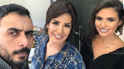 خبير التجميل بسام لامي يحذر من نزول حمام السباحة بالمكياج