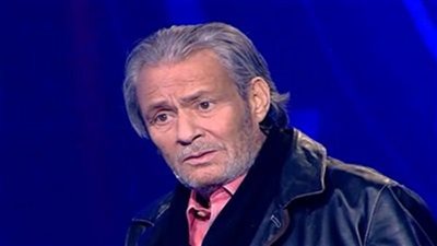 أحمد حلمي ناعياً فاروق الفيشاوي: “الله يرحمك يا أستاذ” (صورة)