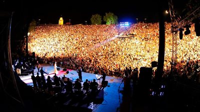 مهرجان قرطاج الدولي يؤجل كافة حفلاته حدادًا على وفاة الرئيس السبسي